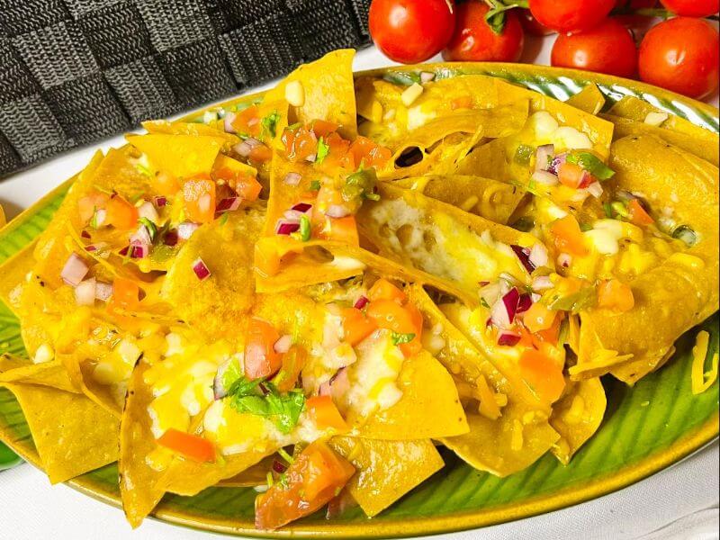 NACHOS Z WOŁOWINĄ